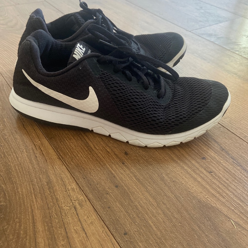 Women’s Nike 7.5